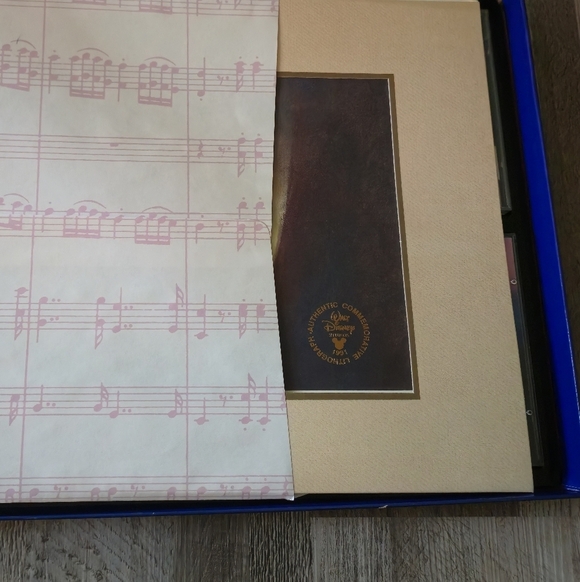 Fantasia Deluxe Collector's Box Set 1991 VHS/CD, Commemorative Lithograph & Book - Picture 4 of 11